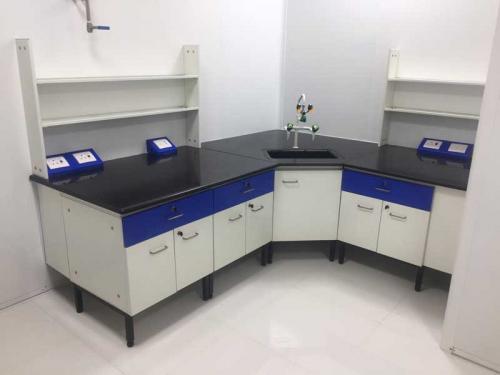 Corner with sink unit